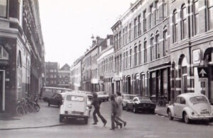 Marnixstraat1970 met broers en moeder.+